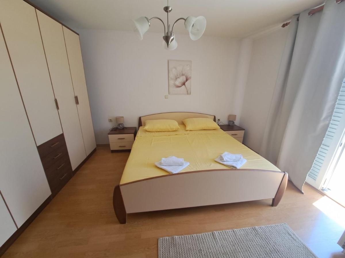 Apartmani Dijana Palit Zewnętrze zdjęcie