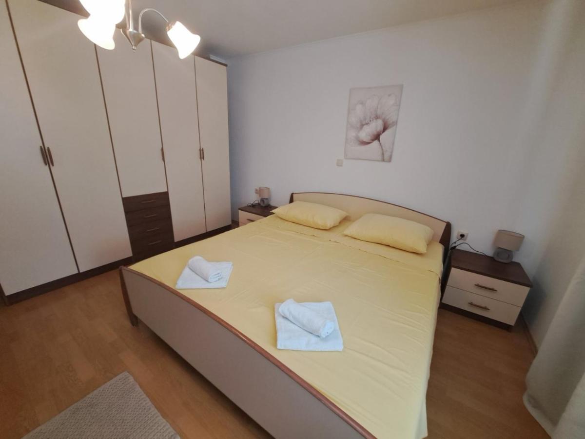 Apartmani Dijana Palit Zewnętrze zdjęcie